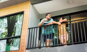 הוספת מרפסת לבניין היא אחת האפשרויות הטובות ביותר לשדרג את הדירה שלכם, את איכות החיים שלכם ואף להעלות את ערכה של הדירה